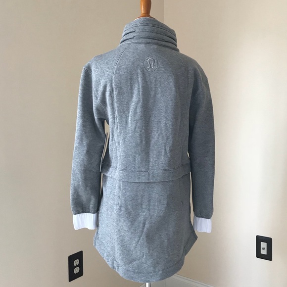 NWT lululemon light as warmth jacket! - Picture 5 of 6